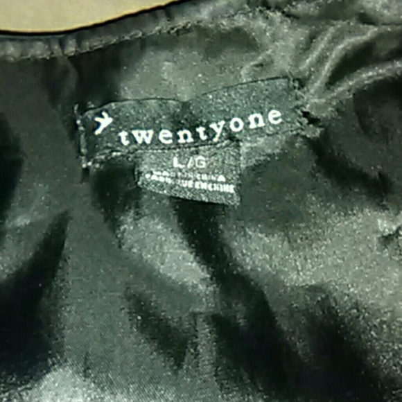 L lined Twenty one fringed vest - Picture 2 of 7